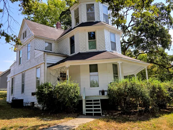 102 Emerson St, Warrensburg, MO 64093