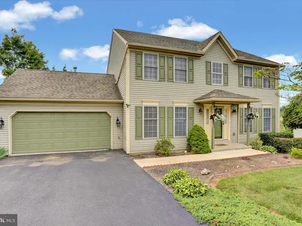 318 Dogwood Ln, Womelsdorf, PA 19567
