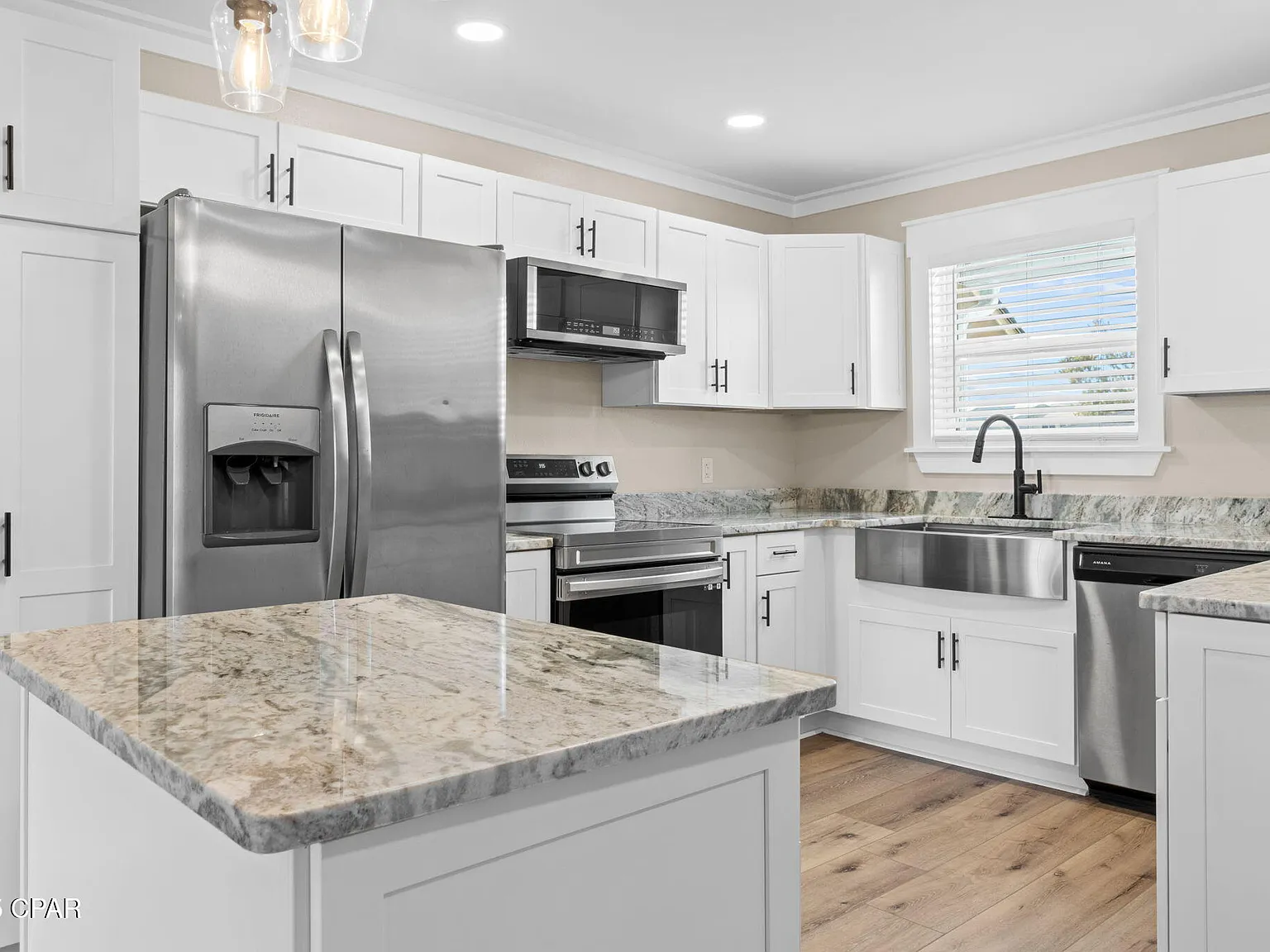 3 bed, 2.5 bath, 1572 sqft, $2,300 — Photo 4
