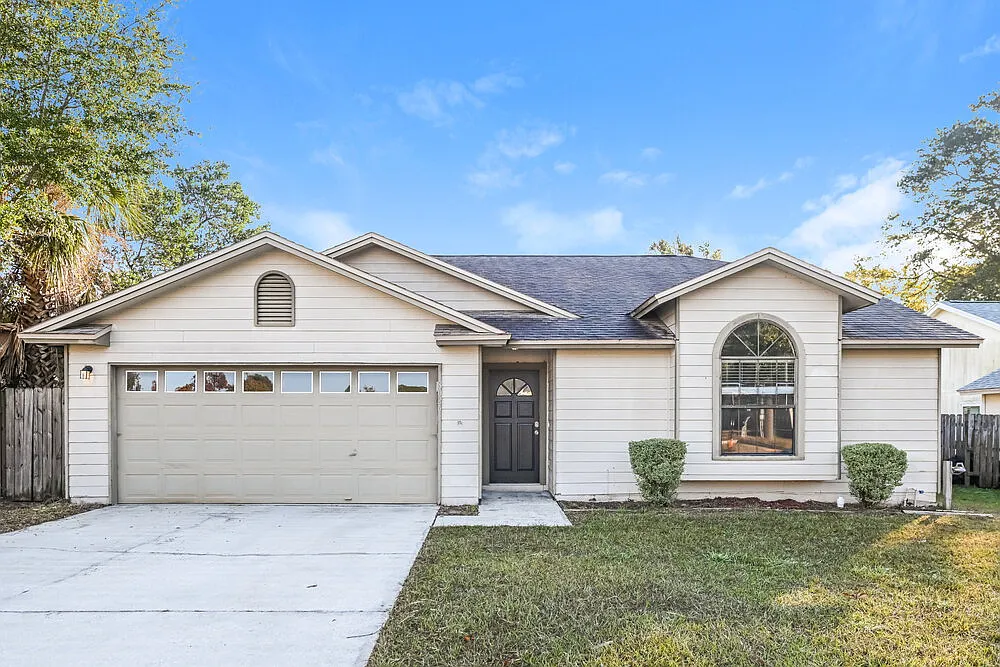3 bed, 2.0 bath, 1560 sqft, $2,780 — Photo 1