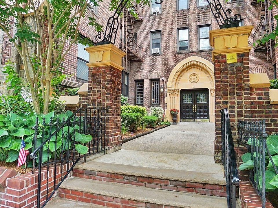 1st image of 215 Hart Blvd APT 3A