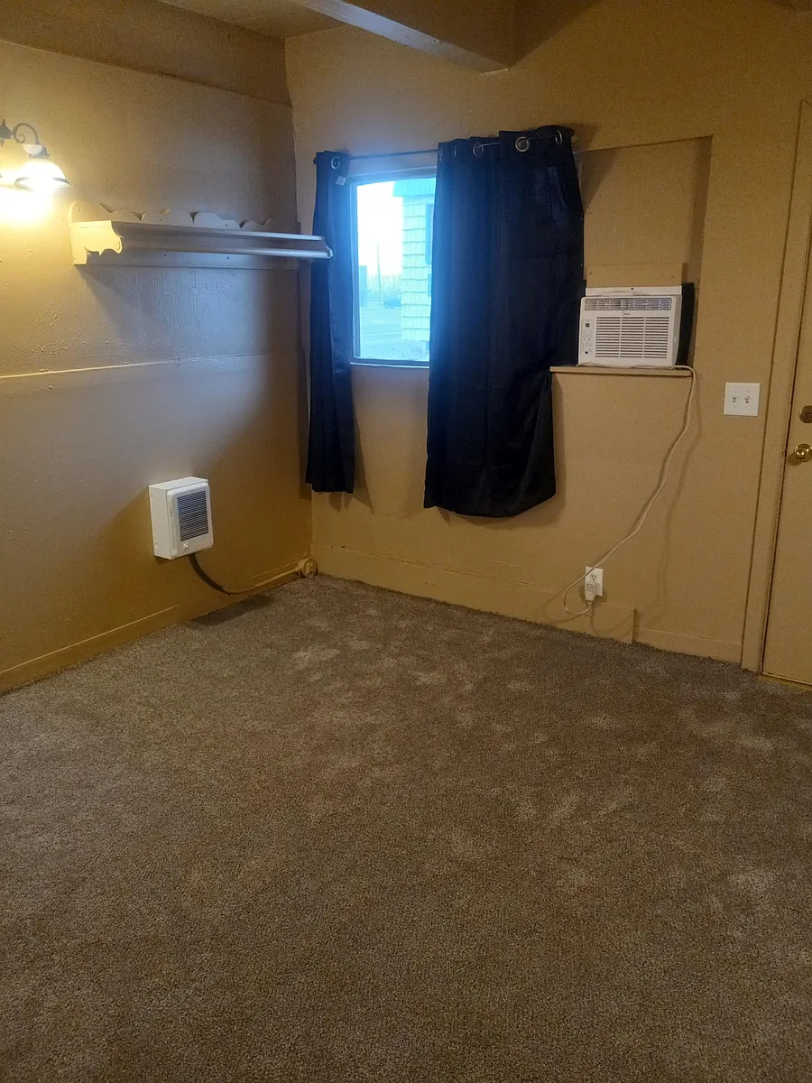 Building Photo - 1639 Basin St SW #18