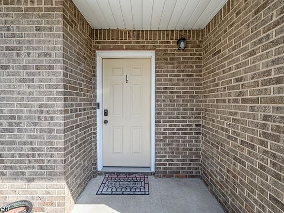 2nd image of 235 Dakota St