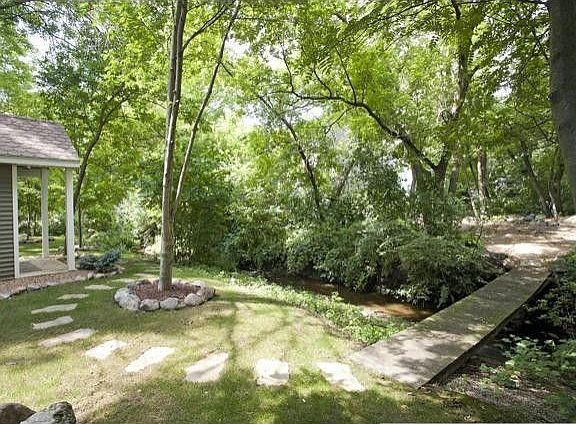 3rd image of 325 Wicklow Pl
