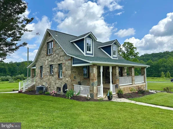 12301 Chapel Rd, Clifton, VA 20124
