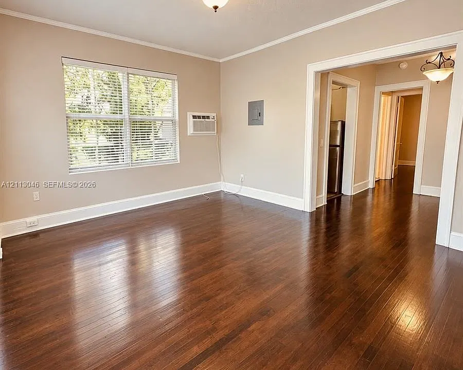 344 Mendoza Ave #1
