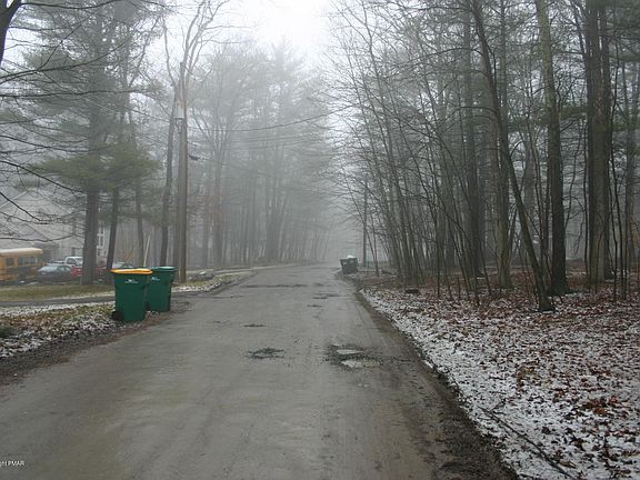 4th image of 1279 Park Dr