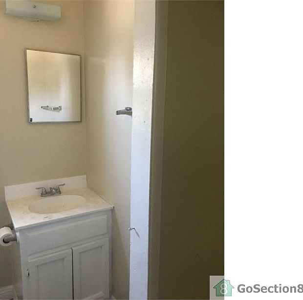 1st image of 816 W Colden Ave
