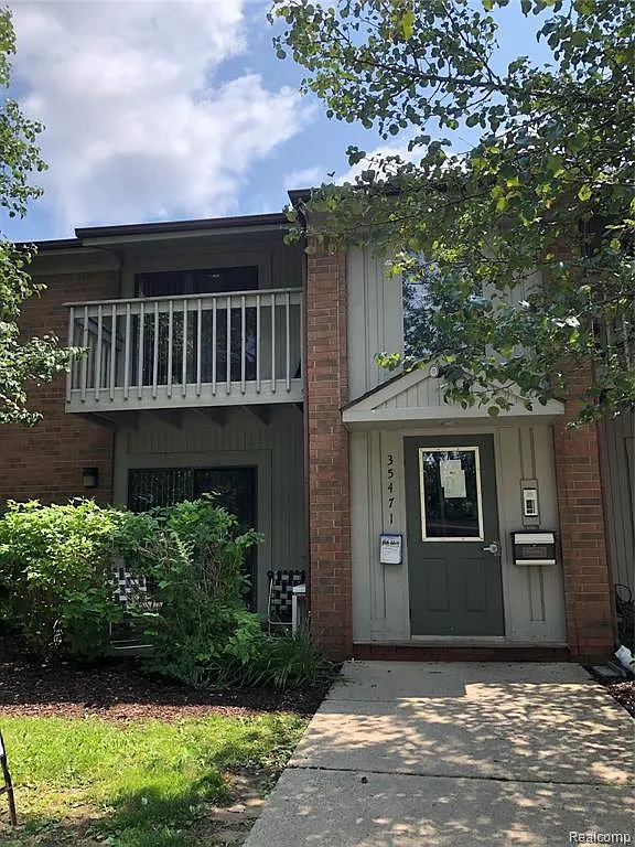 2 bed, 1.0 bath, 757 sqft, $1,250 — Photo 2
