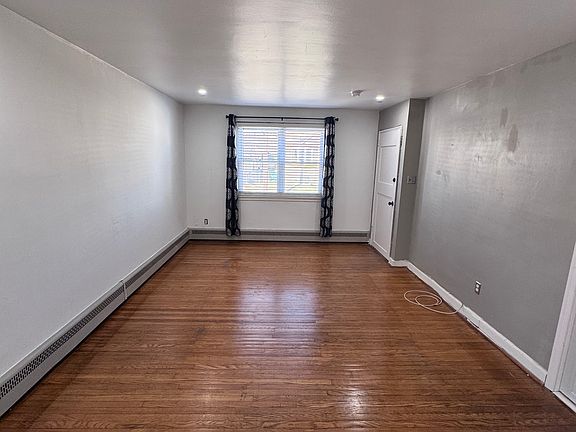 4th image of 330 Magee Ave Floor 1