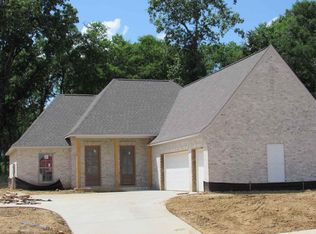 110 Shoreline Dr, Madison, MS 39110