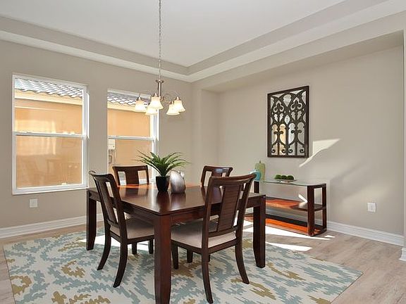 Bedford staged home - Dining room