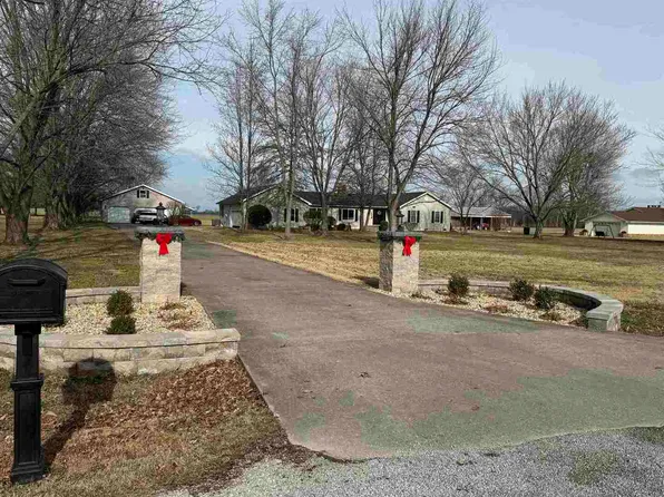 13645 Leisure Ln, Benton, IL 62812