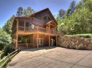 185 Sydney Ln, Mineral Bluff, GA 30559