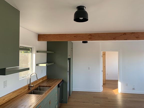 4th image of 818 N La Fayette Park Pl