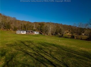 6351 Ripley Rd, Cottageville, WV 25239