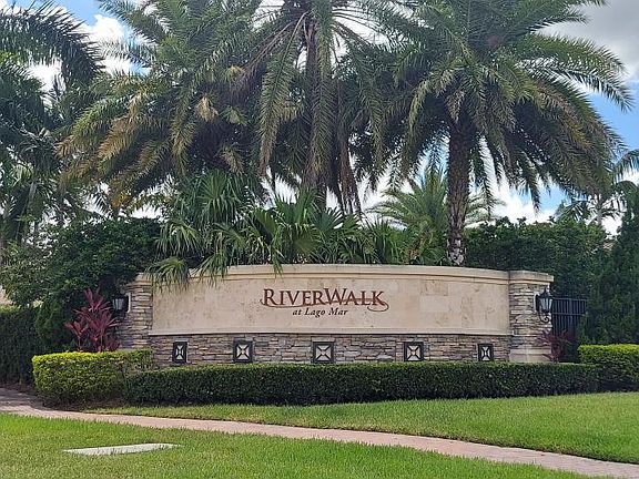 4th image of 13003 Riverwalk Cir N