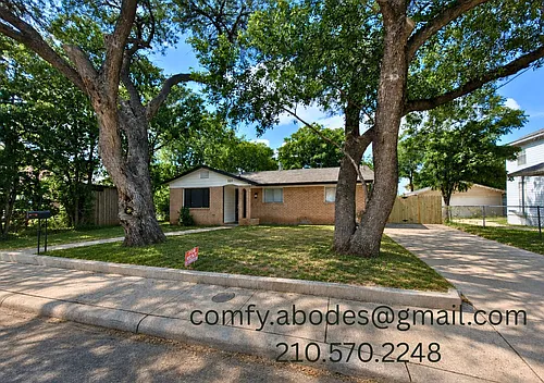 331 Clarence St Photo 1