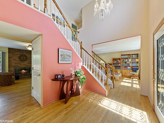 3rd image of 792 Edelweiss Dr