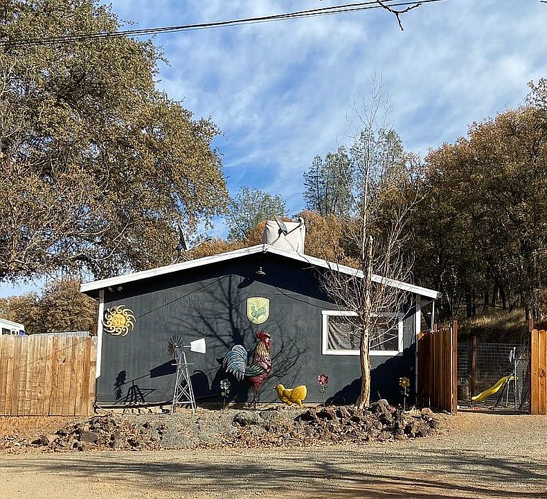 Duplex 2 bd 1 b and studio 1