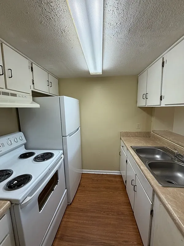 1430 South Lee Street - D — Photo 2