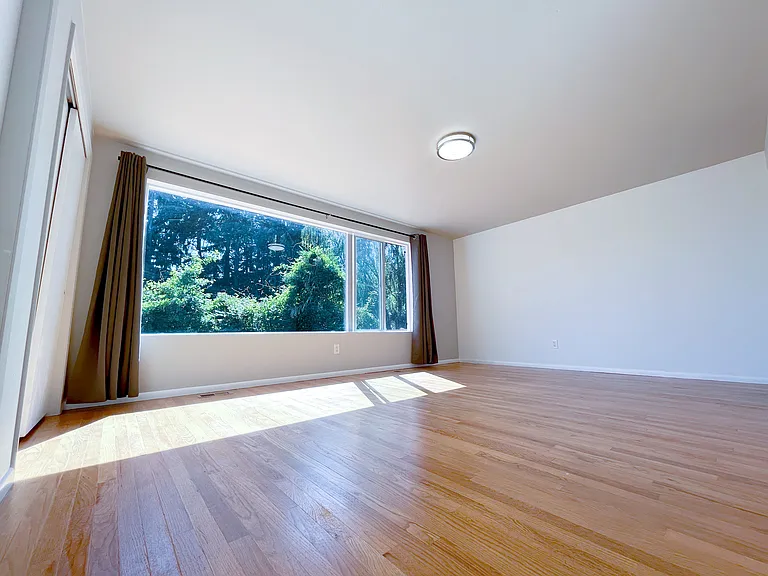 9000 Lake Washington Blvd NE — Photo 8
