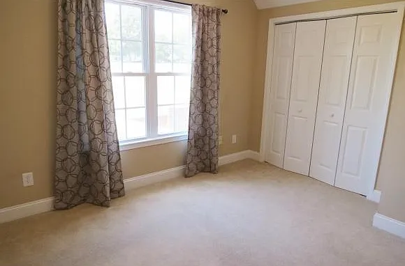 10 Charleston Ct — Photo 7