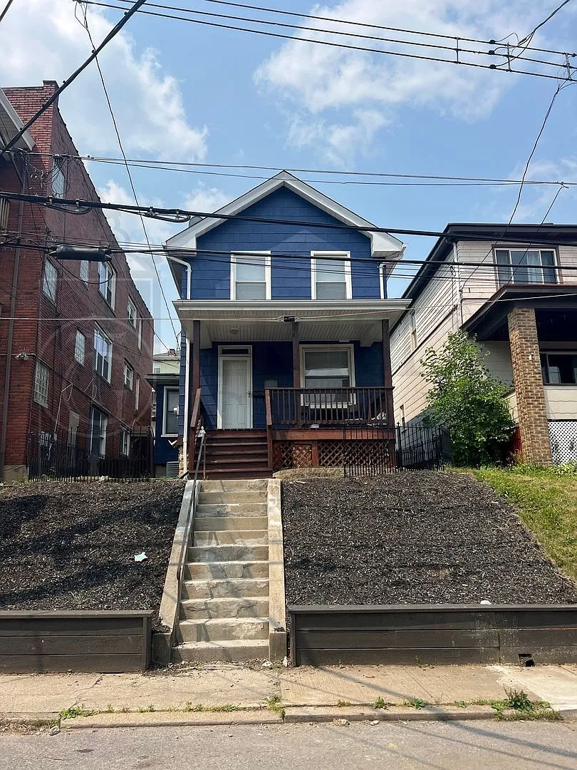Move In Ready : 2br Single Family Home In Dormont, Garage, Ac, Fenced Yard, W/D, Dw, Pets Ok! — Photo 1
