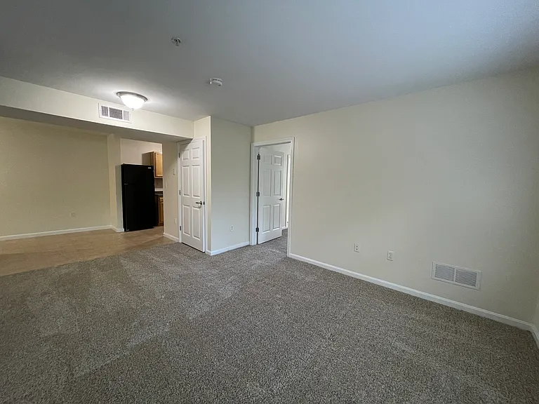 Redstone Apartments — Photo 27