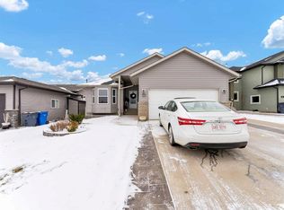 37 N Terrace Grn NE, Medicine Hat, AB T1C 0A2