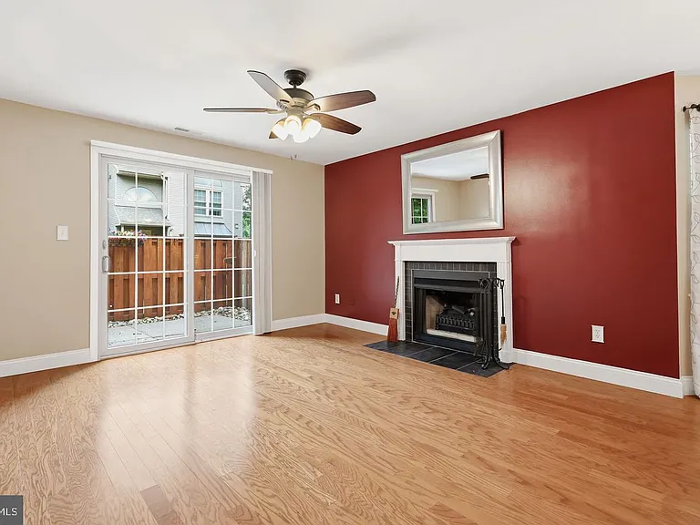 3105 Danbury Ct — Photo 8