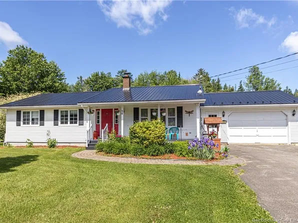 26 Susan Dr, Lincoln, NB E3B 7G8