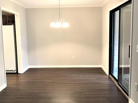 Dinning Room with sliding door to balcony