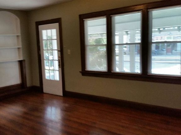 Living Rm front Entrance