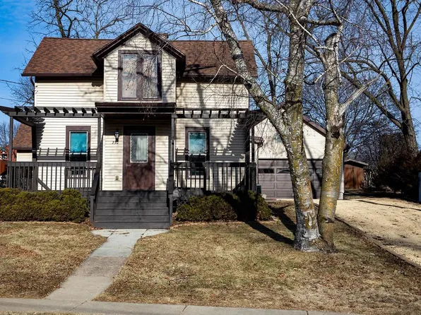 230 East Cedar Street, Platteville, WI 53818
