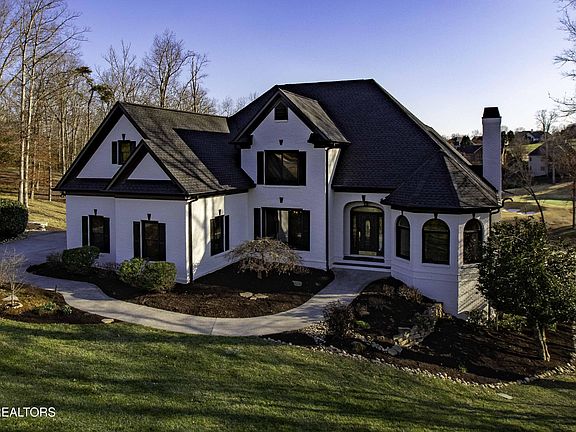 3rd image of 120 Wedgewood Dr