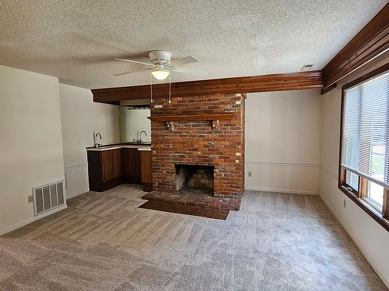 106 E Green Meadows Rd #9 — Photo 7