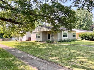 501 W 1st St, Mount Morris, IL 61054
