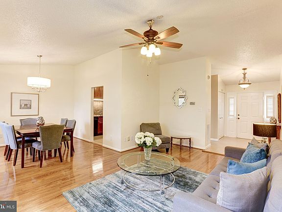 5th image of 2511 Fallsmere Ct