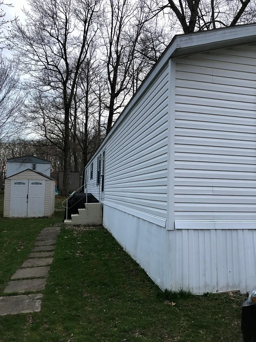 328 Orchid Ln photo 1