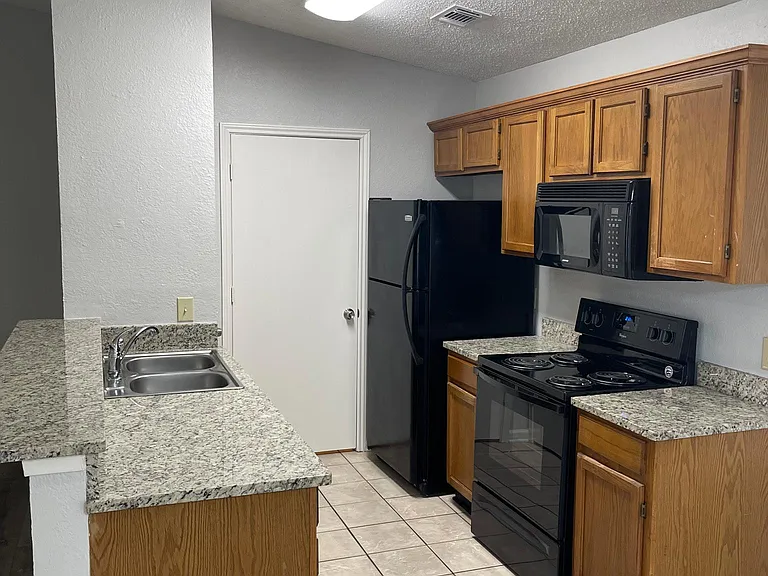 3403 S Meadow Dr — Photo 8