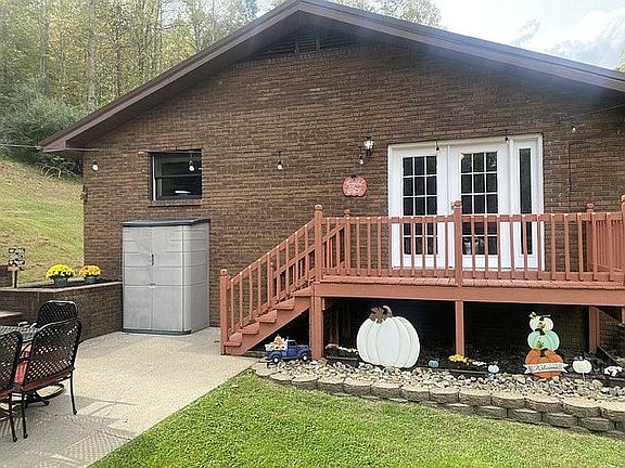 4th image of 241 Hawks Branch Dr
