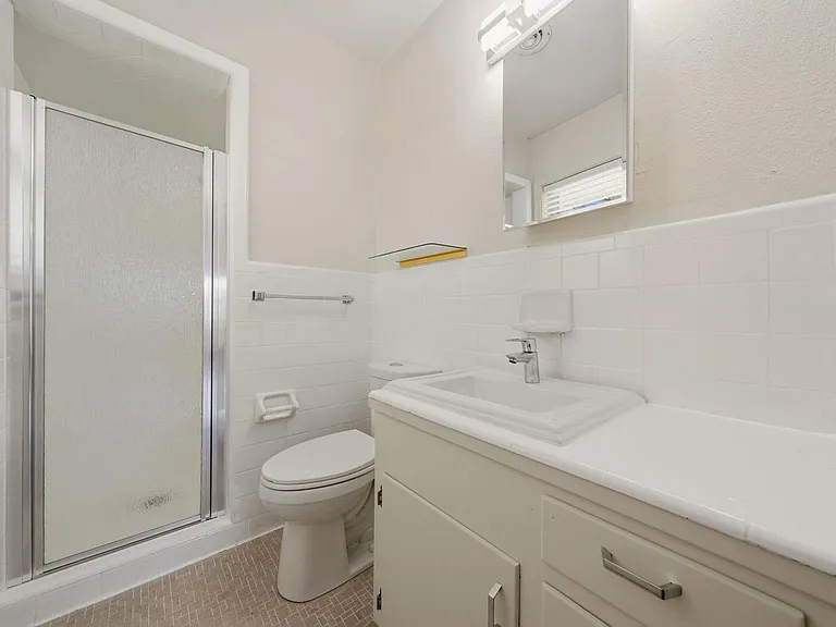 6323 Cindy Ln — Photo 16