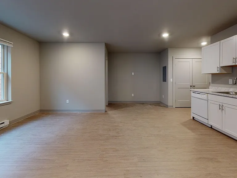 327 W Seneca — Photo 36