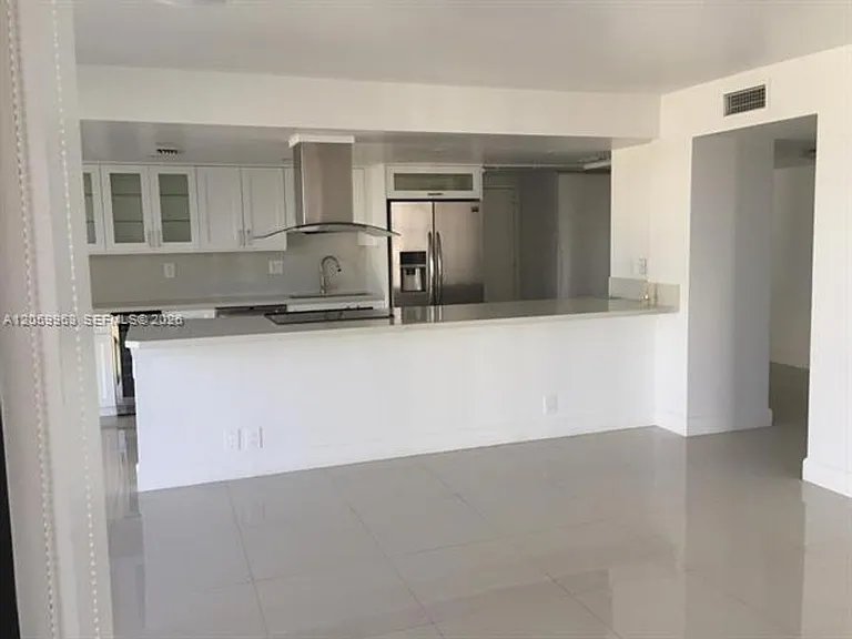 1111 Crandon Blvd #CU-A807 — Photo 15