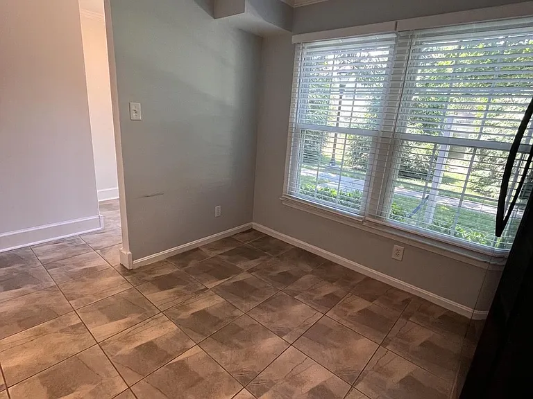 5633 Independence Cir — Photo 6