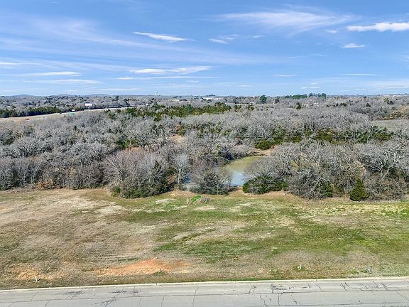 4th image of 3015 Ridge Dr