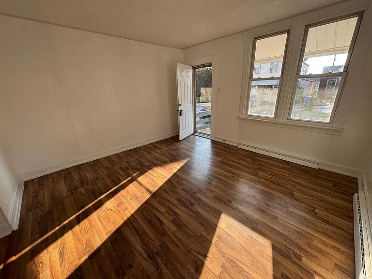 638 N Franklin St — Photo 3