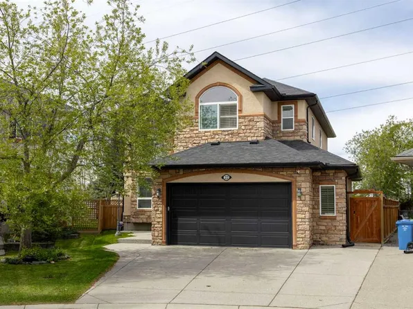 22 SE Strathridge Ct SW, Calgary, AB T3H 4M2