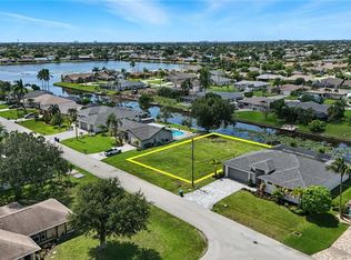 610 SW 35th St, Cape Coral, FL 33914